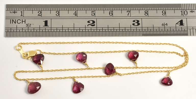 Femine 18k Necklace with Garnets