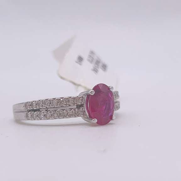 Beautiful 14kt Gold, Ruby, & Diamond Ring