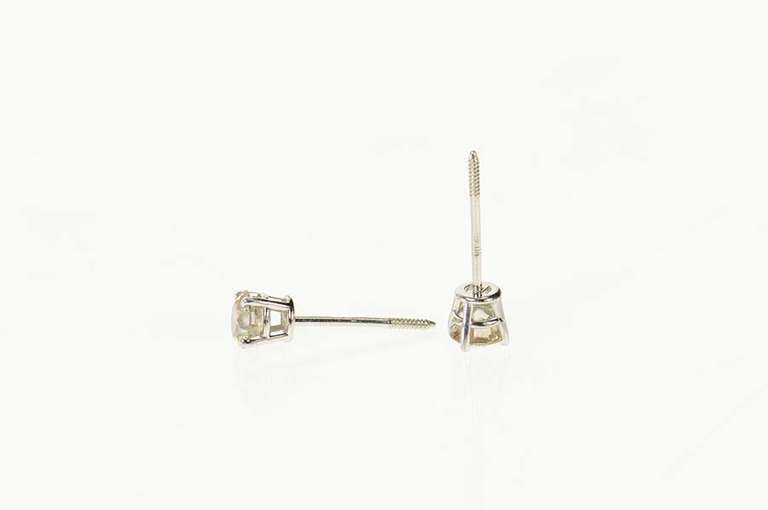 14K White Gold 0.58 Ctw Round Diamond Classic Solitaire Earrings