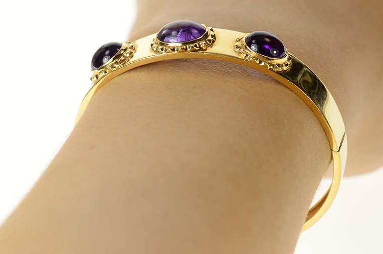 18K Yellow Gold Oval Amethyst Ornate Retro Bangle Bracelet
