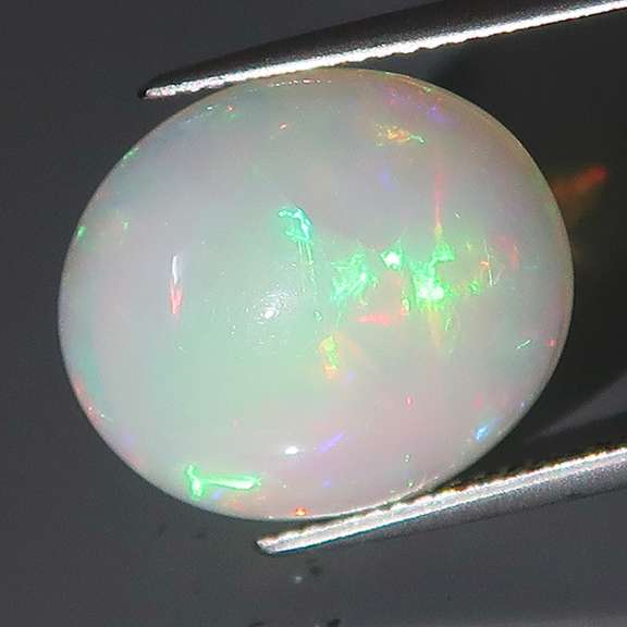 Ravishing 6.83ct snow white Welo Opal