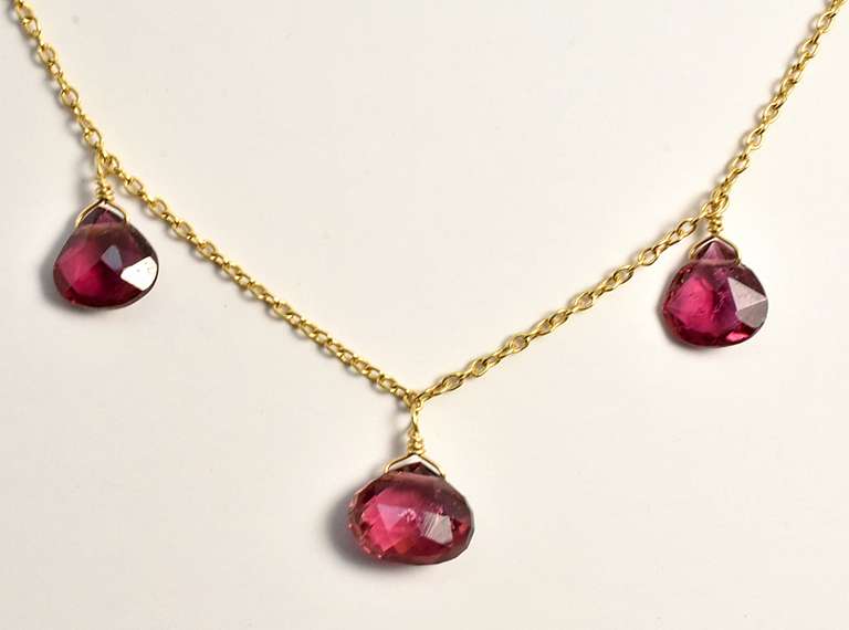 Femine 18k Necklace with Garnets