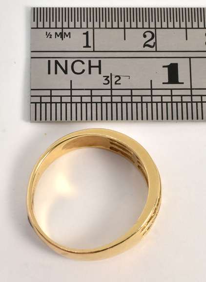 Sweet 3 Rows of Diamonds Band