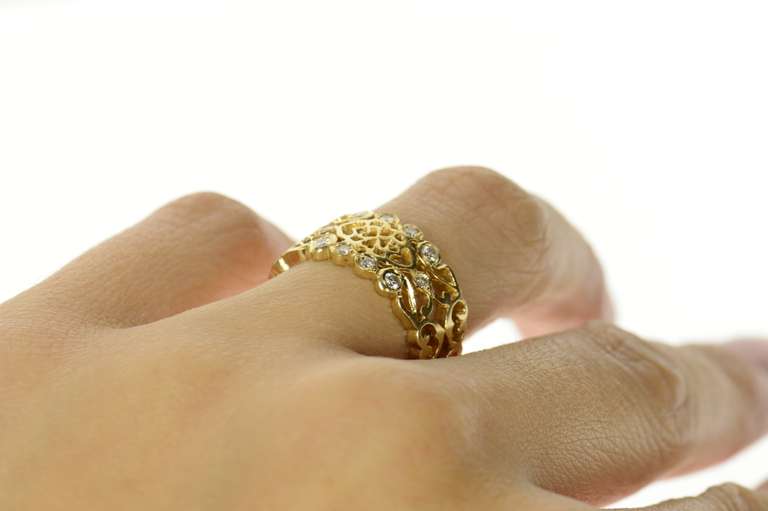14K Yellow Gold Elaborate Diamond Filigree Graduated Eternity Ring