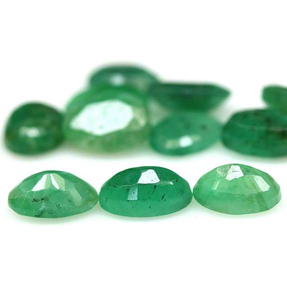 Oval cut 8.02ct Zambian Emerald set