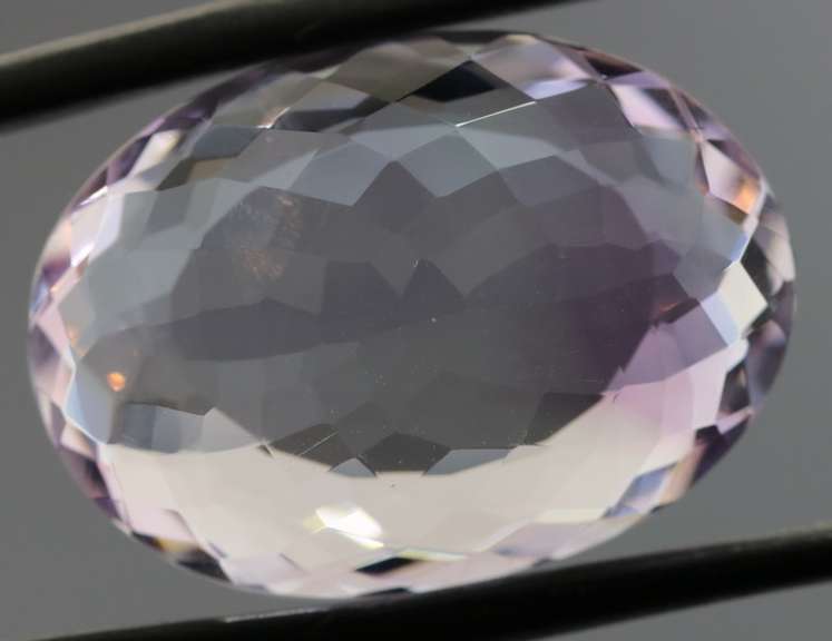 Glittering oval cut 18.37ct pink Amethyst