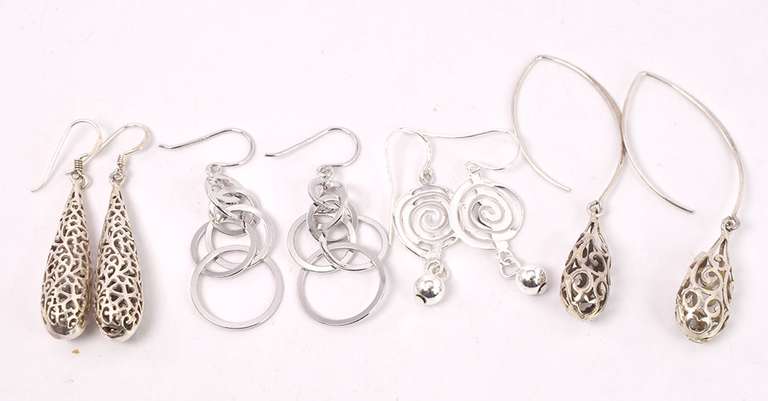 Dangling Earrings in Sterling Silver