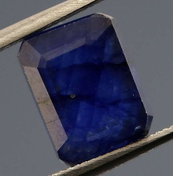 4ct Royal blue Sapphire from Madagascar