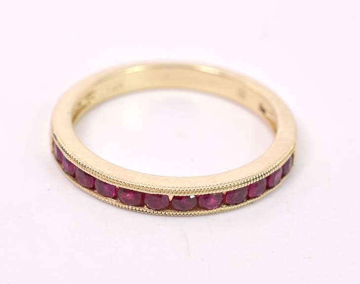 Ravishing Ruby Ring in 14K Yellow Gold