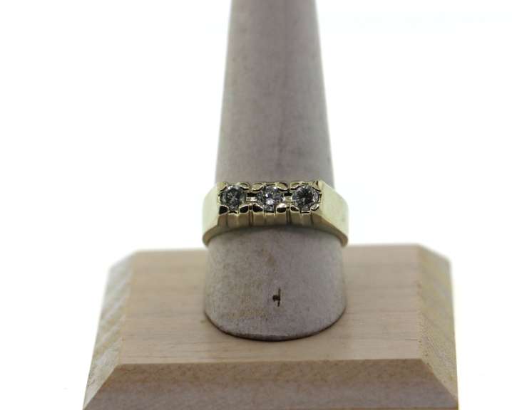 Encaptivating Three Stone Diamond Ring with 14k White Gold