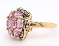 Attractive Yellow Gold Amethyst Cluster and Chocolate Diamond Ring