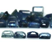 Multi-hue 8.52ct blue Sapphire set