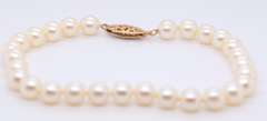 Elegant White Fresh Water Pearl Bracelet w Gold Clasp