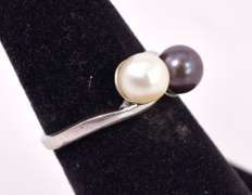 Fabulous Pearl Ring in 14K White Gold