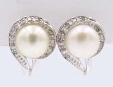 Amazing White Gold FWP and Diamond Earrings