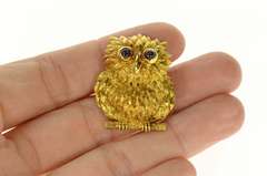 18K Yellow Gold Sapphire Eyed Ornate Owl Wisdom Symbol Pin/Brooch