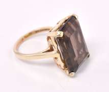 Sensational Smoky Quartz Ring in Yellow Gold