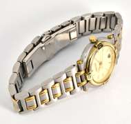 Luxury Gucci Women's Watch in SS & Gold