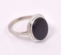 Wonderful Onyx Ring in White Gold