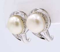 Amazing White Gold FWP and Diamond Earrings