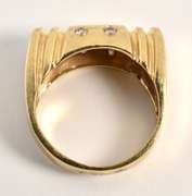 Nicely Styled Petite Diamond Ring
