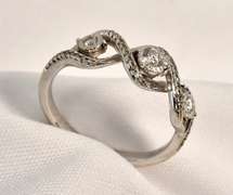 Sweet 3 Diamond Ring