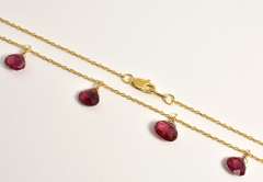 Femine 18k Necklace with Garnets