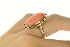 14K Yellow Gold Victorian Ornate Coral Cabochon Cocktail Ring
