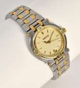Luxury Gucci Women's Watch in SS & Gold
