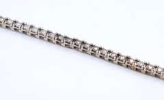 Elegant White Gold Illusion Set Diamond Tennis Bracelet