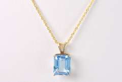 Brilliant Blue Topaz Pendant Necklace in 14K Yellow Gold
