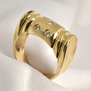 Nicely Styled Petite Diamond Ring