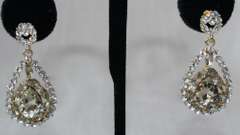 Pair of Fashion Jewelry Earrings