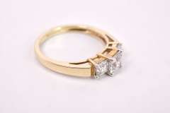 Fantastic CZ ring in 14K Yellow Gold