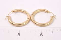 Fabulous Hoop Earrings in Yellow Gold