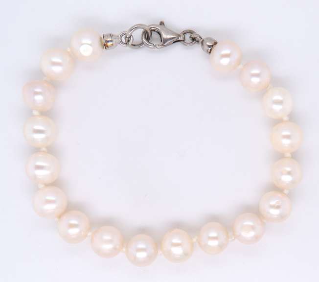 Fresh Water Pearl Bracelet with Sterling Silver Clasp