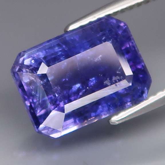Top blue violet 5.70ct UNHEATED Tanzanite