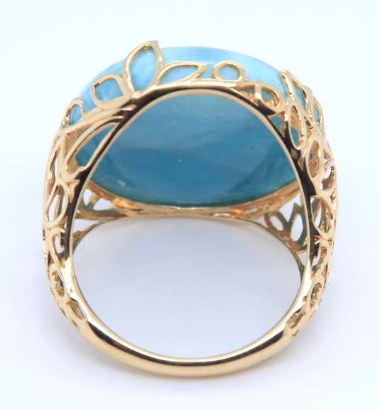 Attractive Yellow Gold Larimar Ring