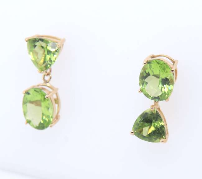 Fantastic Yellow Gold Peridot Dangle Earrings