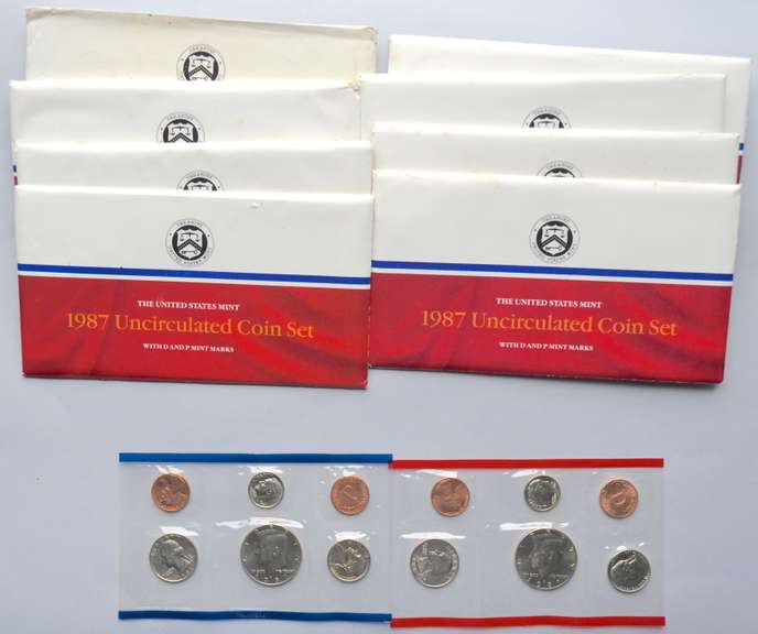 8 1987 US Mint Sets