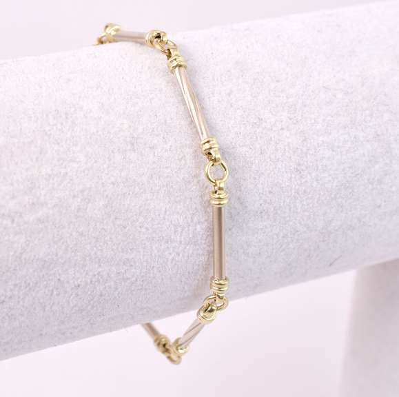 Beautiful Bar Link Bracelet in 14K Yellow Gold