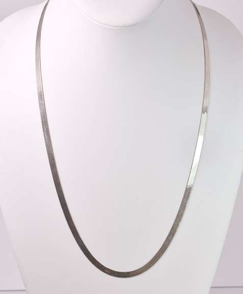 Subtle Herringbone Necklace in Sterling Silver