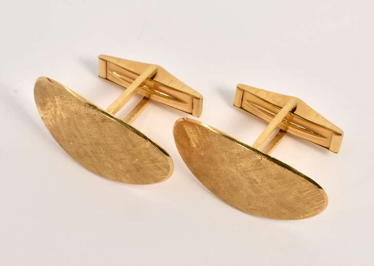 Tasteful Pair of Gold Cufflinks