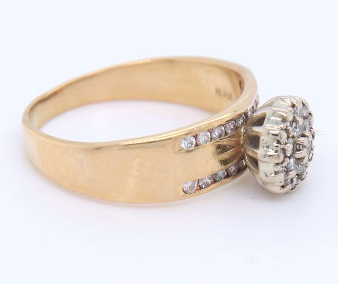 Handsome Yellow Gold Diamond Cluster Ring