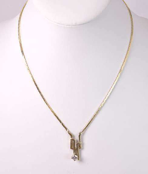 Sensational Approx. 0.55CTW Diamond Pendant Necklace in 14K Yellow Gold