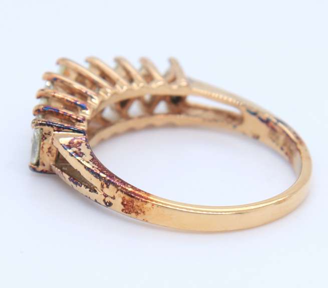 Wonderful 14kt YG Graduated Marquise Diamond Ring