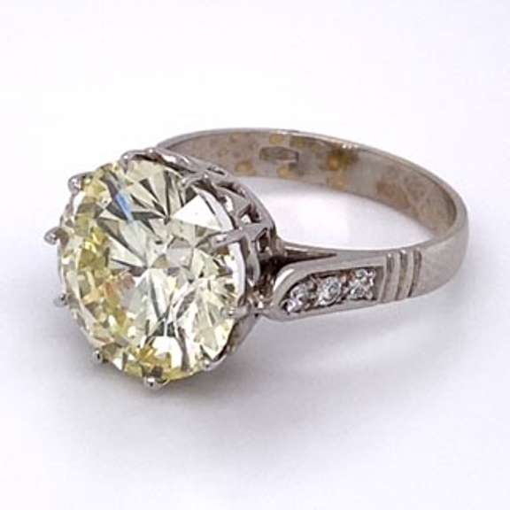Breathtaking and Very Fine Quality +4 Carats 18kt Diamond Ring