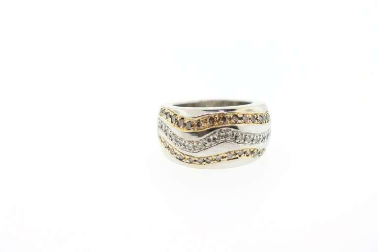 LADIES 14KT WHITE GOLD DIAMOND BAND.