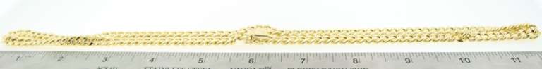 Lavish 10kt Yellow Gold Curb Chain Necklace