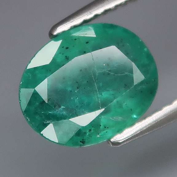Fantastic color! 2.15ct rich green Colombian Emerald